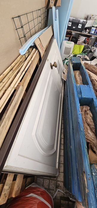 Vende-se porta de exterior de aluminio + Placas gesso+placas XPS+ lã m