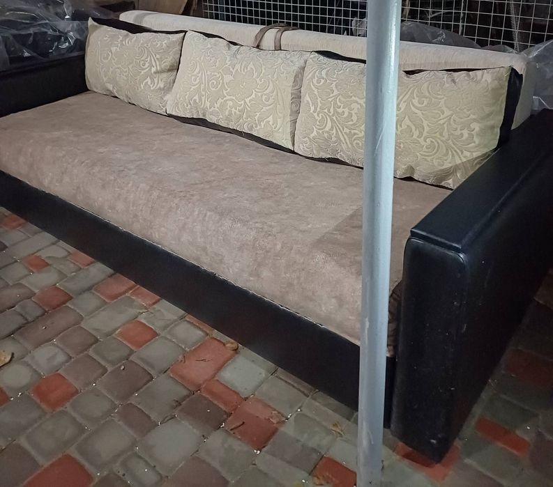 Продам диван еврокнижку .