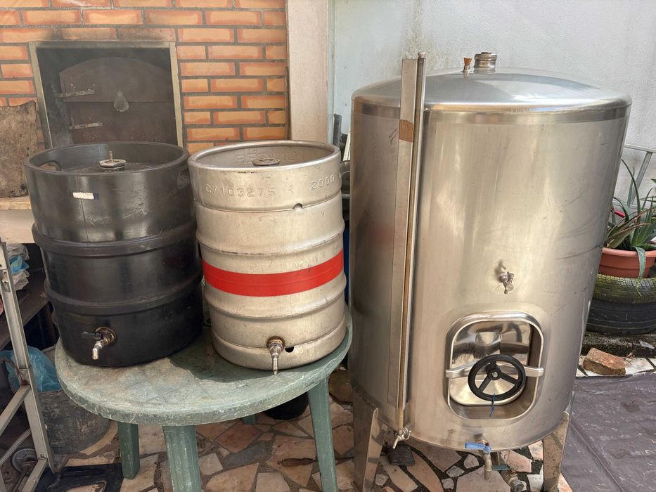 Cubas de inox de 50 e 500 litros