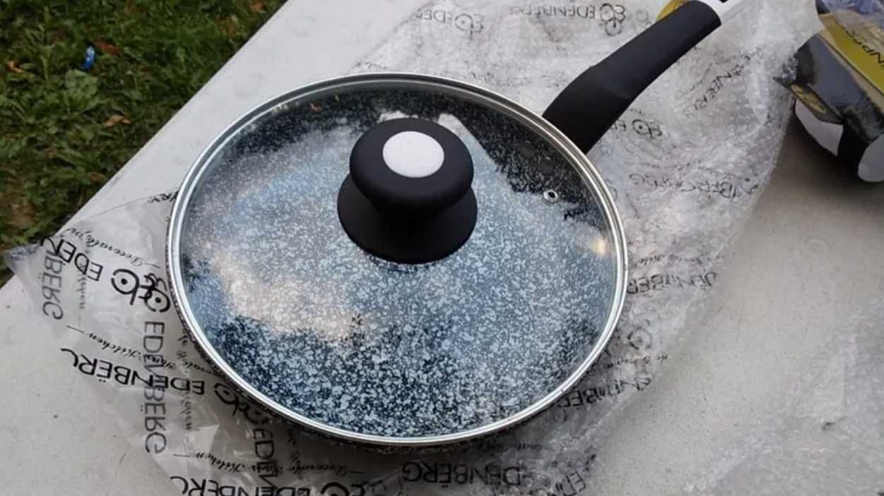 Надежная сковорода для мангала со стеклянной крышкой 22см антипригарна