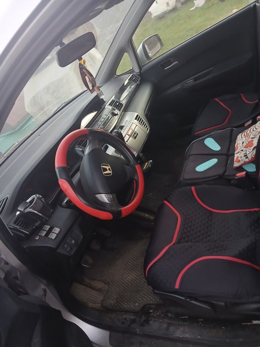 Продам Хонда FR-V