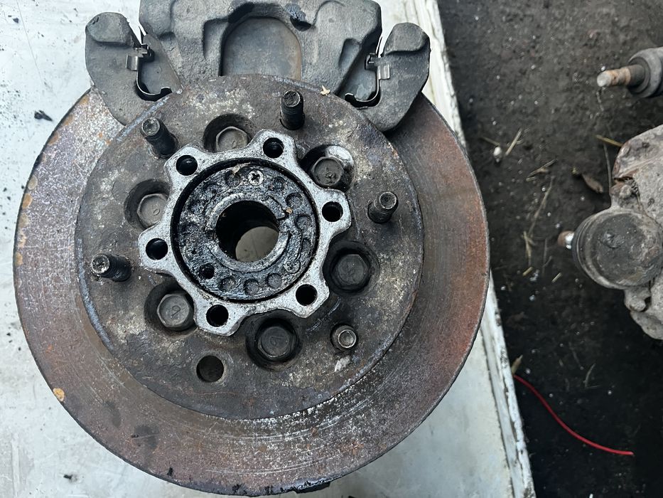 Цапфа опель монтерей, фронтера, ступиця опель монтерей, фронтера