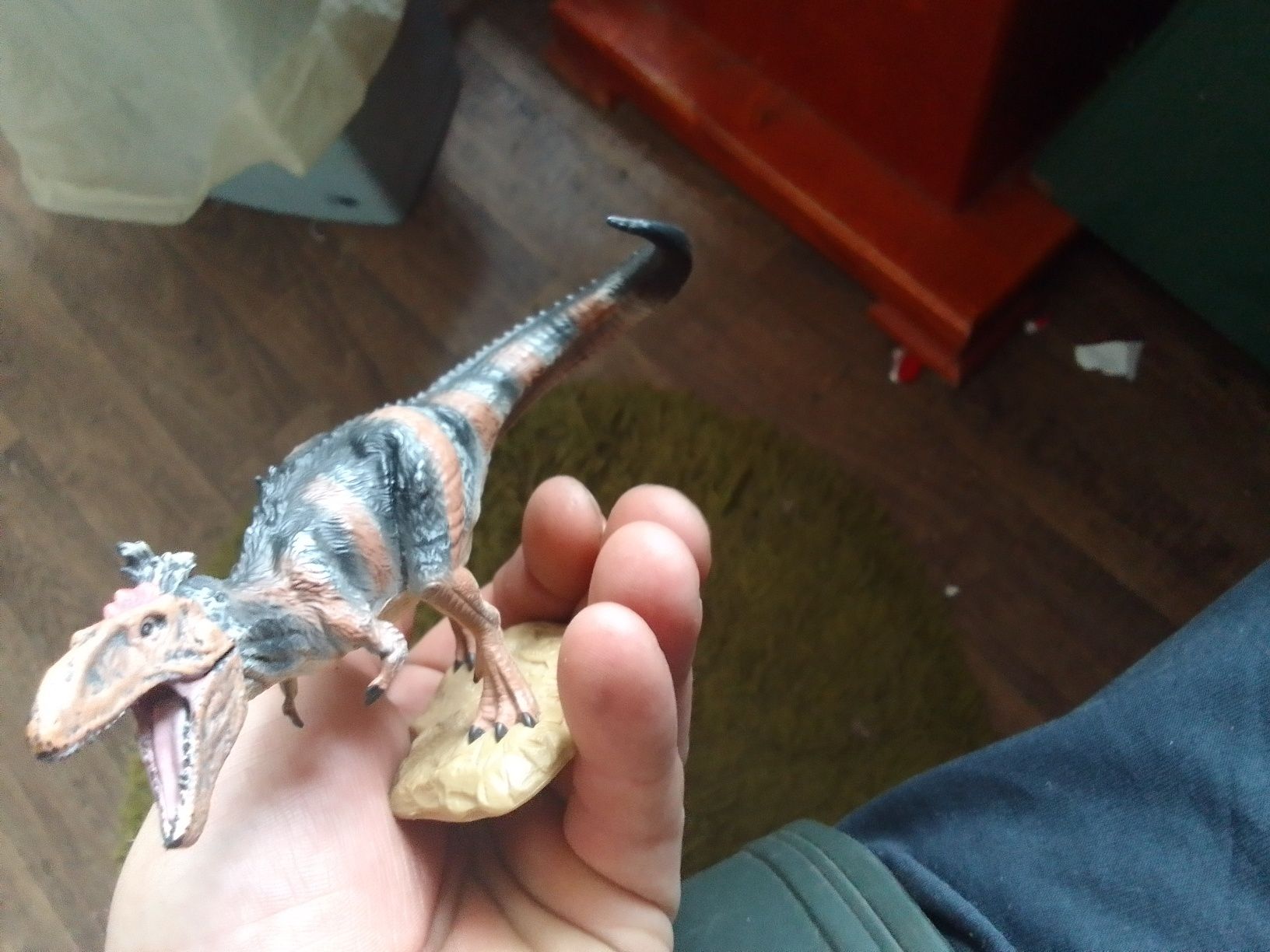 Dwie figurki collecta dinozaury