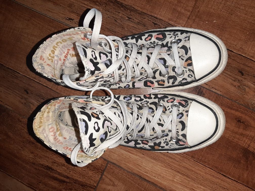 Высокие кеды на платформе Converse