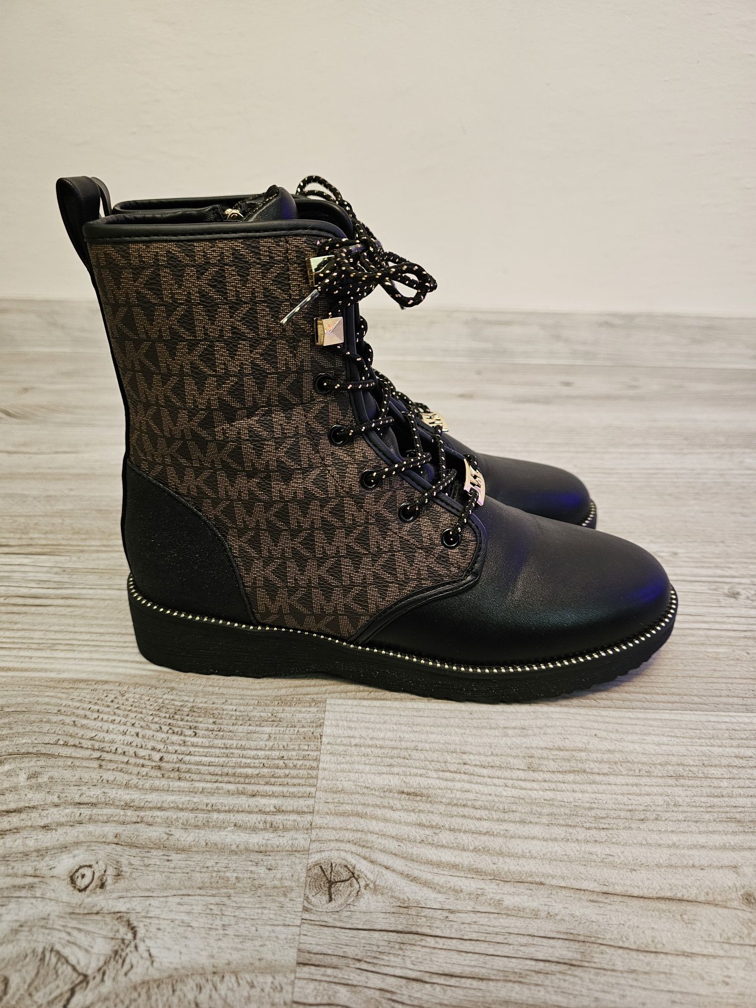 Buty dziecięce Michael Kors