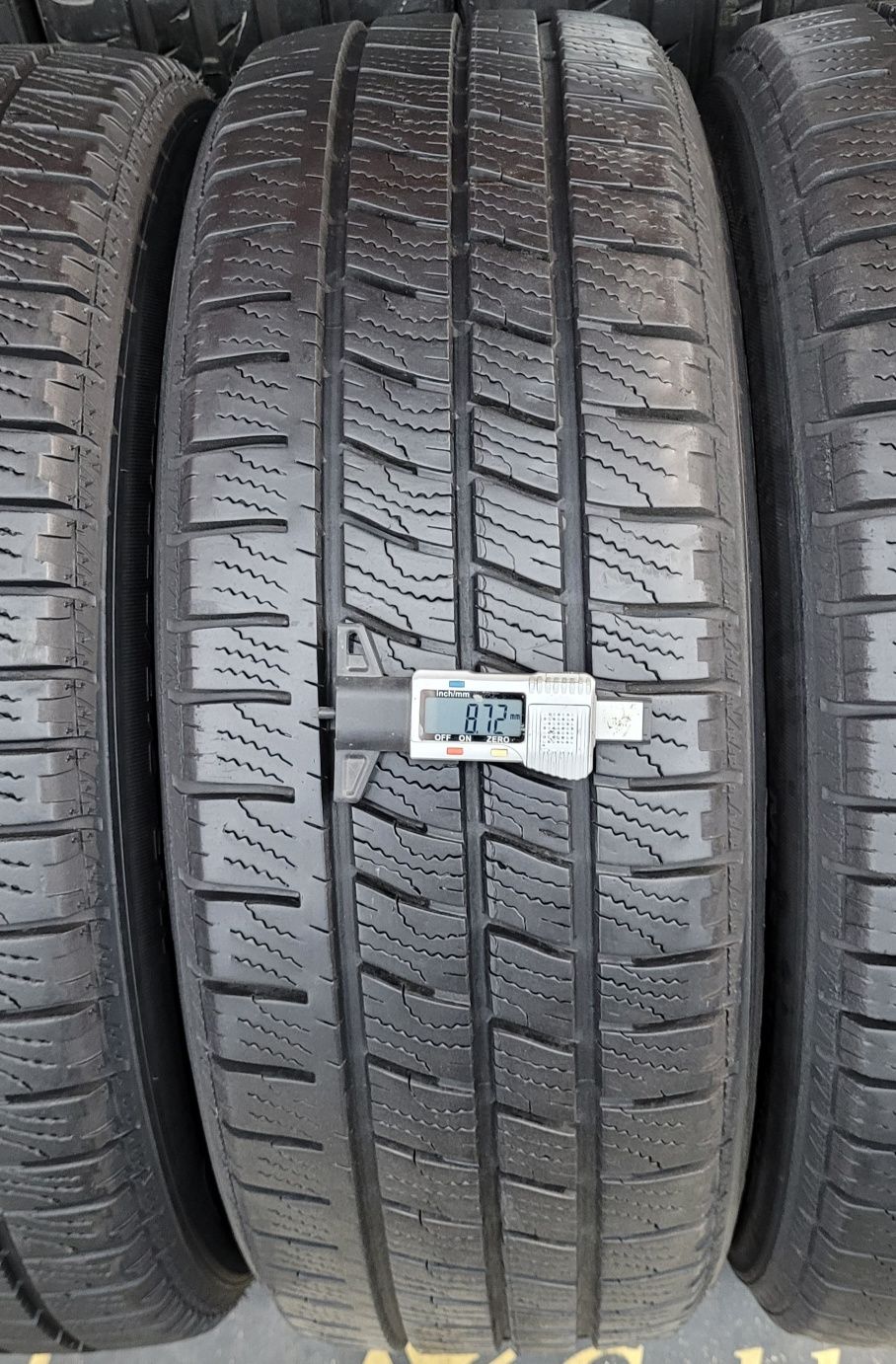 Opony 215 65 R 16C 109/107T Goodyear Cargo Vektor2