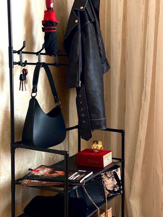 вішалка для одягу з поличками для взуття та гачками. Вешалка с полками
