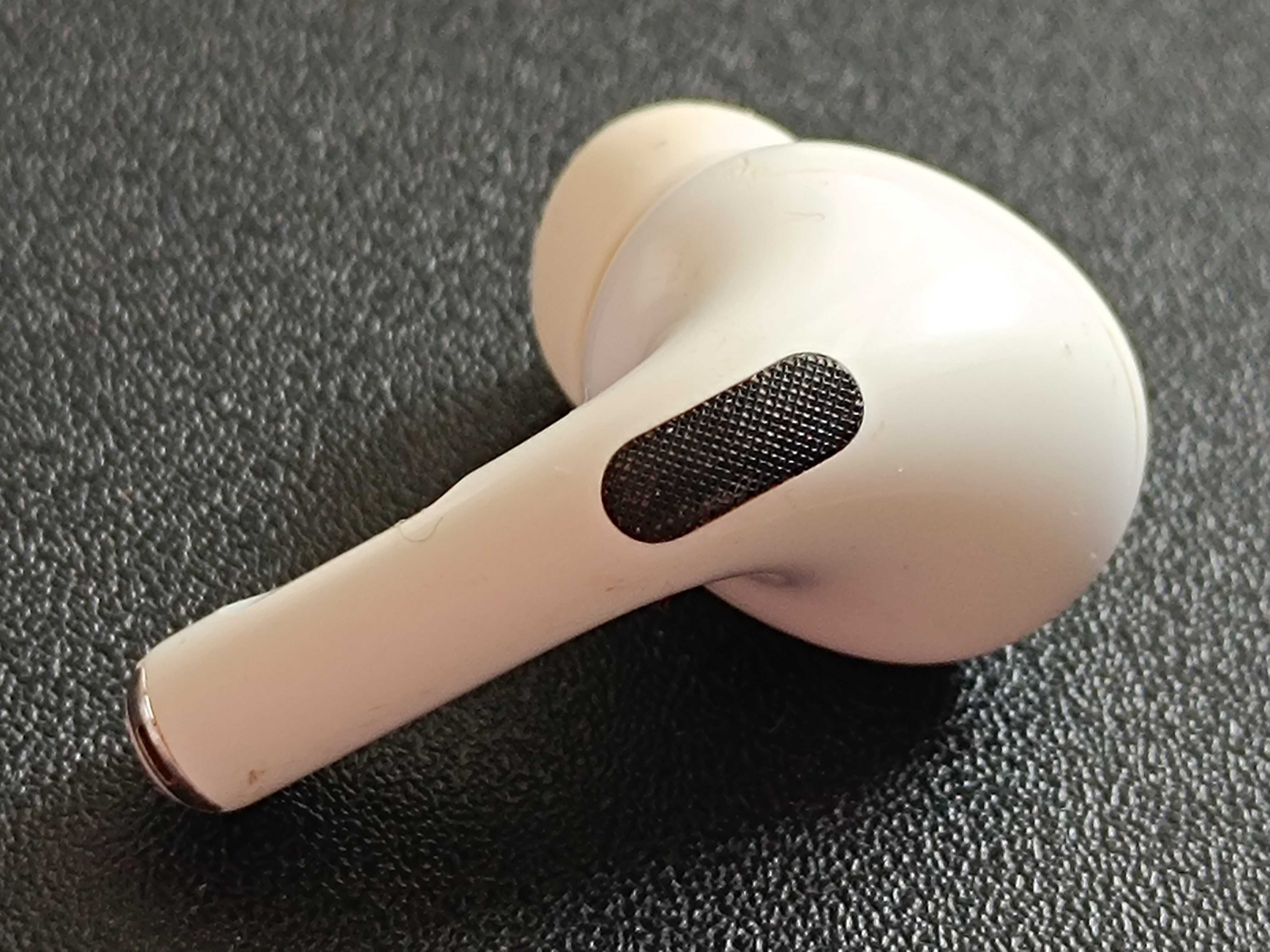 кейс Apple AirPods Pro 1 MagSafe Charging Case + левый наушник