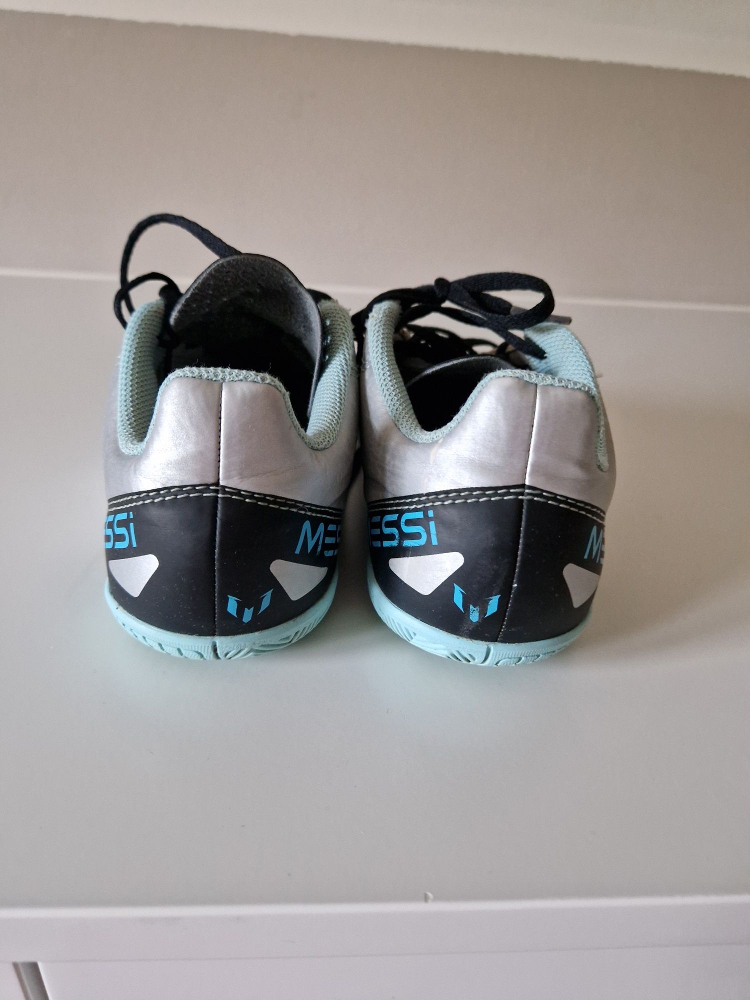 Halówki dla chlopca roz 35 adidas