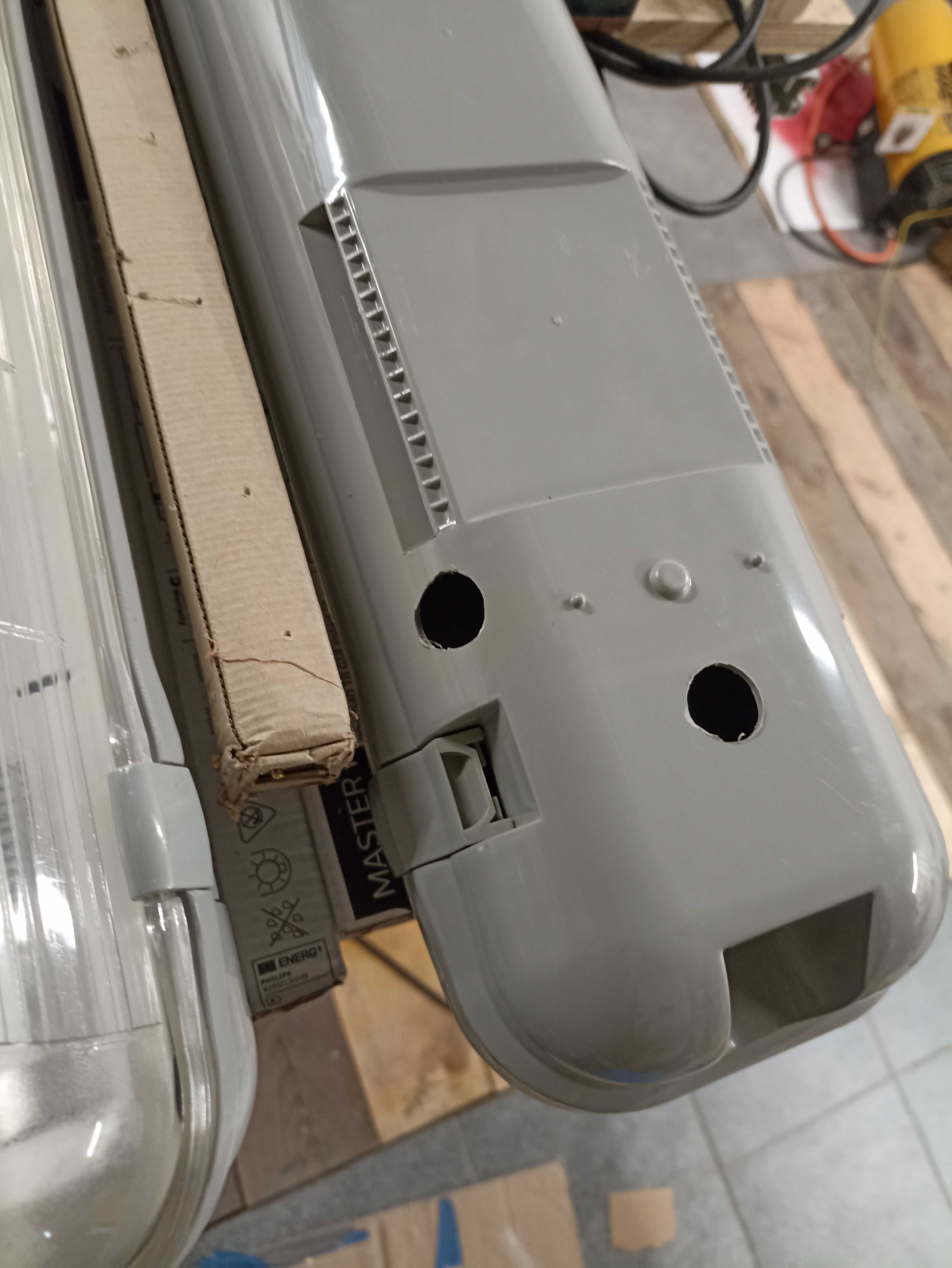 Oprawy garażowe Philips 2x58W 150cm