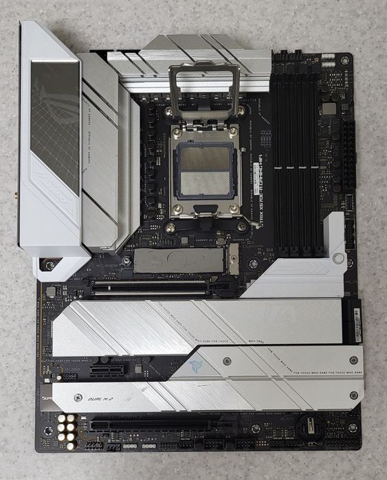 Материнська плата ASUS ROG STRIX X670E-A GAMING WIFI