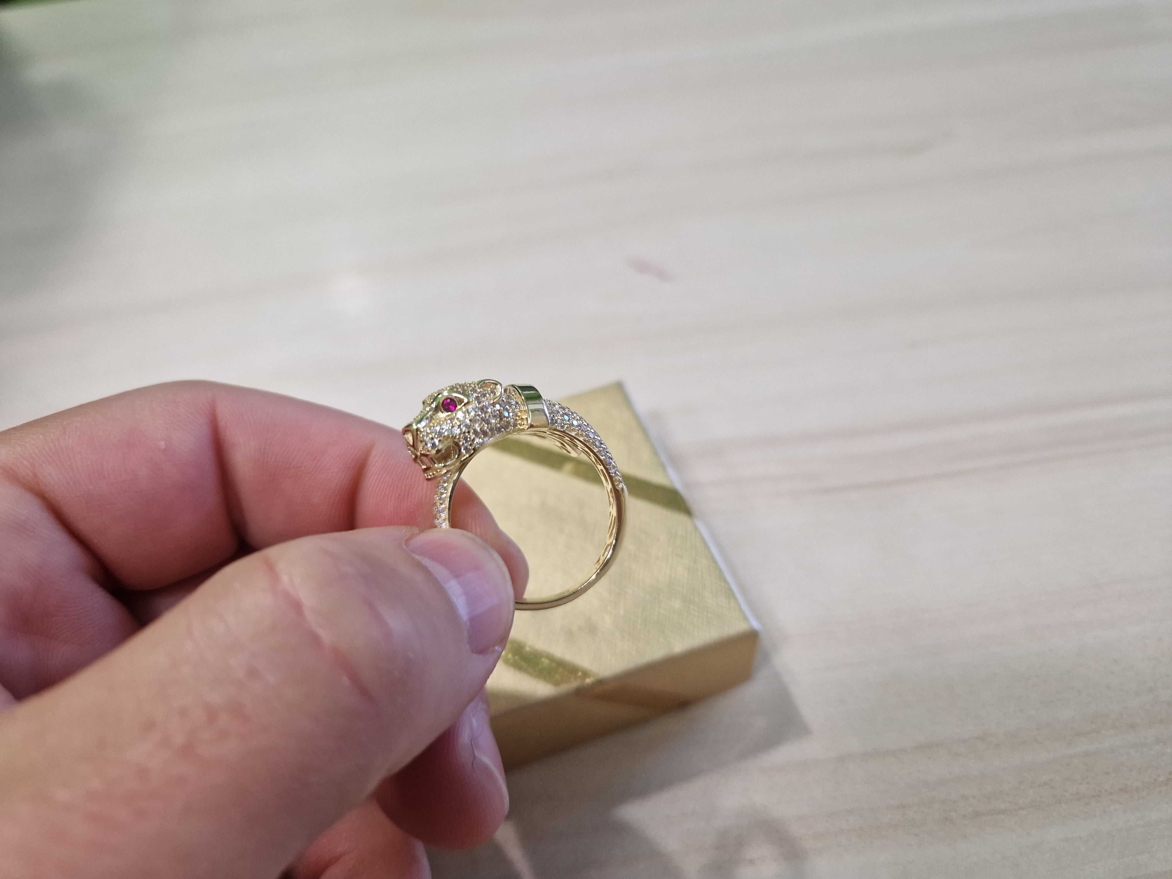 Nowy złoty pierścionek pantera PR 585