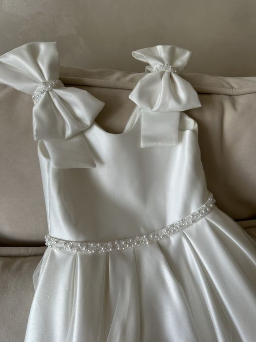 Плаття нарядне пишне