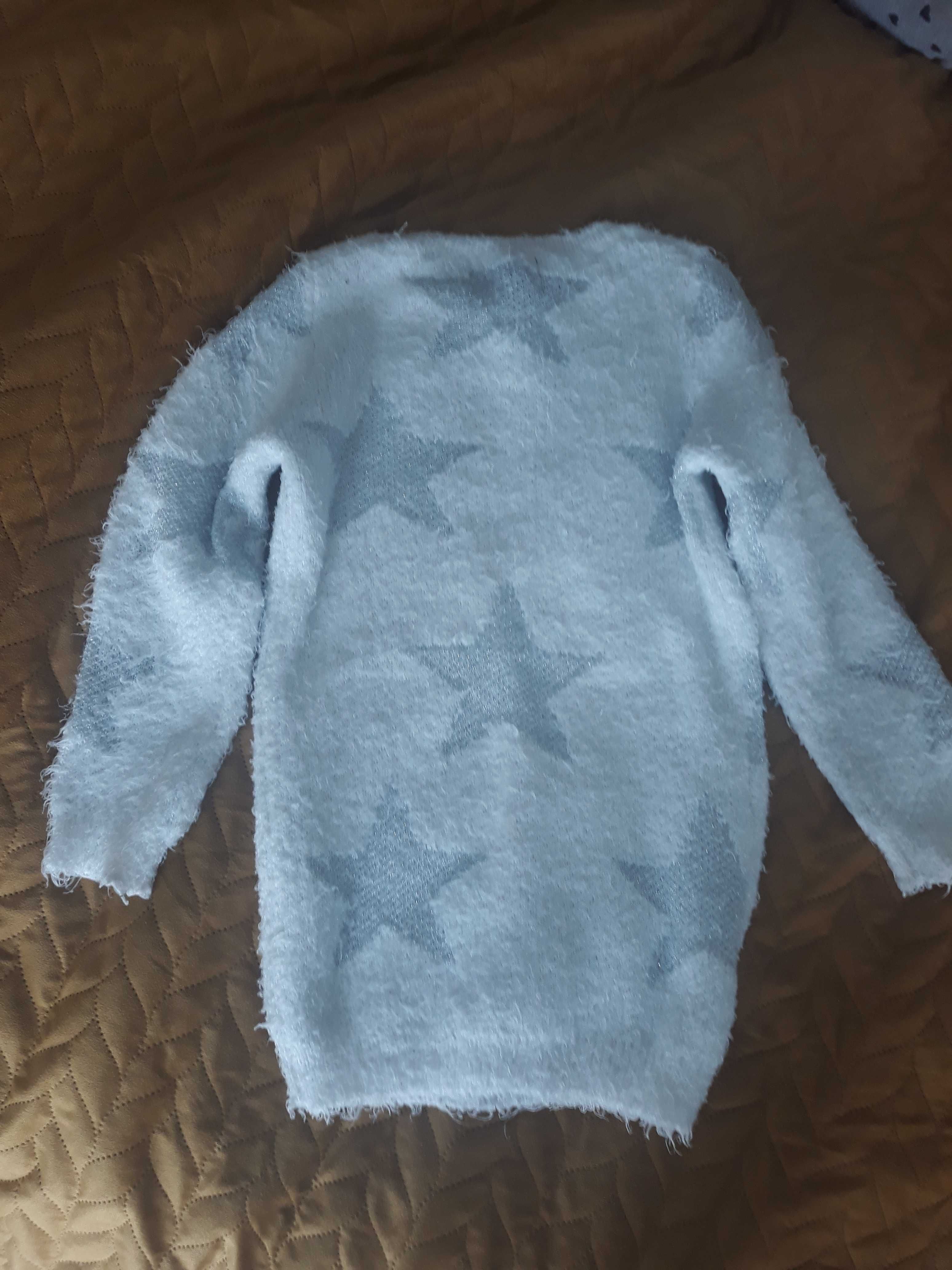 Sweterek w rozmiarze 110