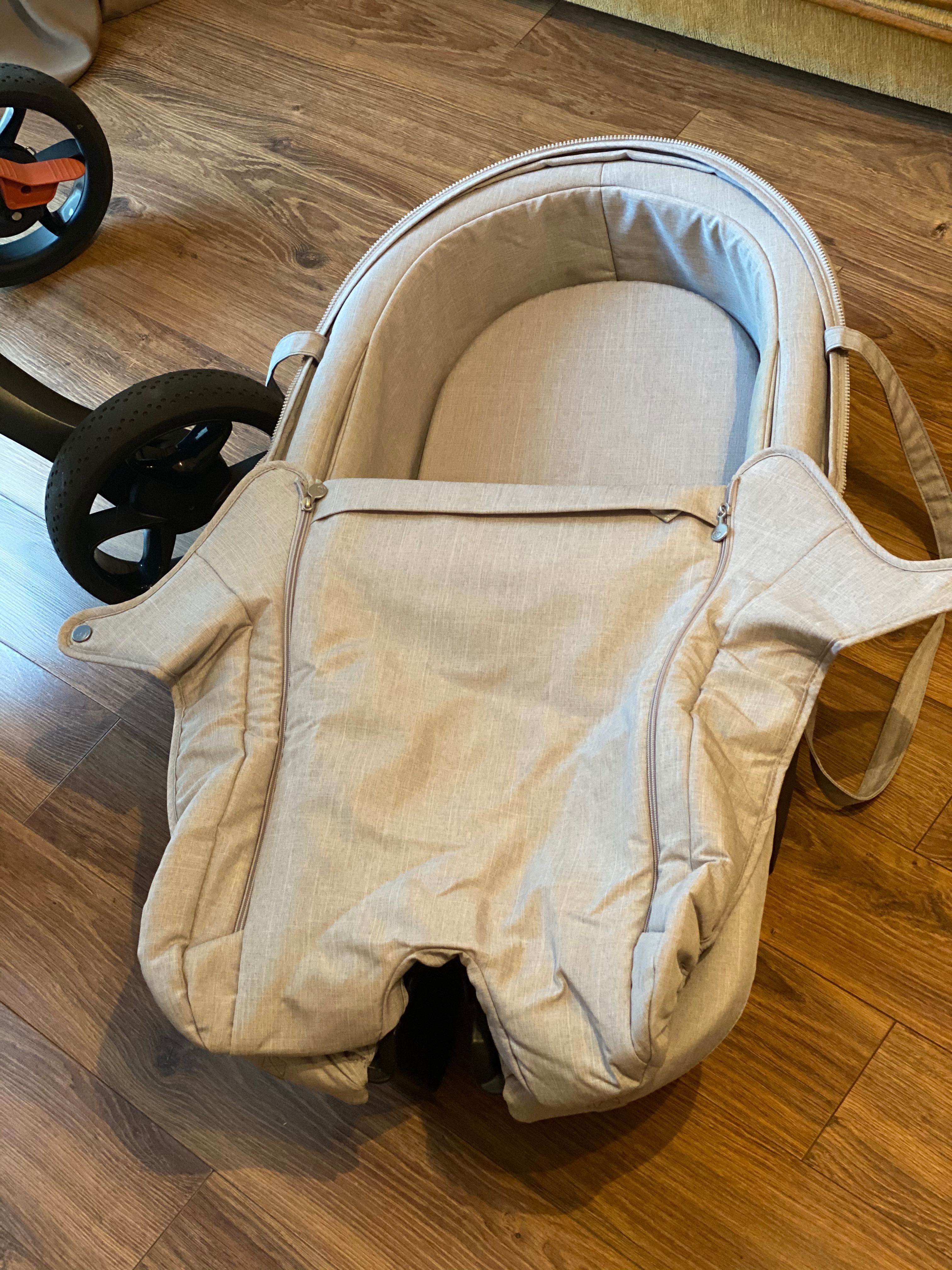 Коляска 2 в 1 Stokke Xplory Black V5