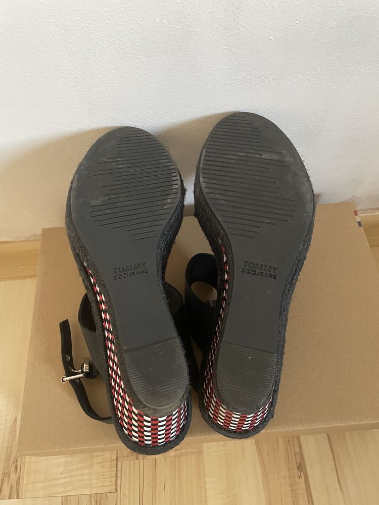 Sandały na koturnie Tommy Hilfiger