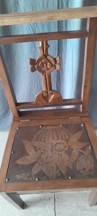 Genuflexorio / cadeira rezar ou  igreja