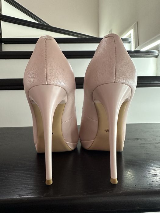 Жіноче взуття, туфлі з відкритим носком