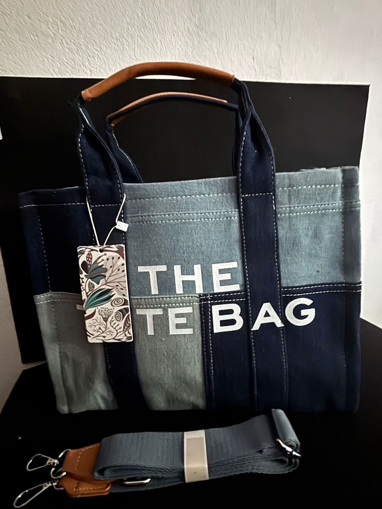 The tote bag.