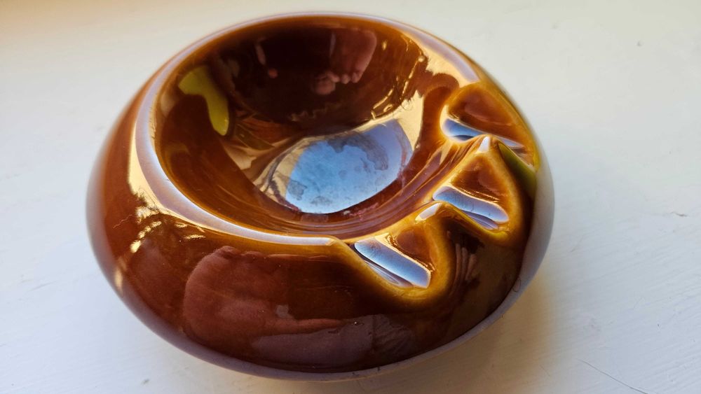Sprzedam ceramiczną popielniczkę z czasów PRL