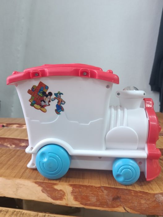 Дитяча іграшка Поїзд -сортер фігурок Iittle tikes.