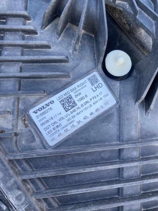 Volvo XC60 SPA права фара mid led 2019 рік
