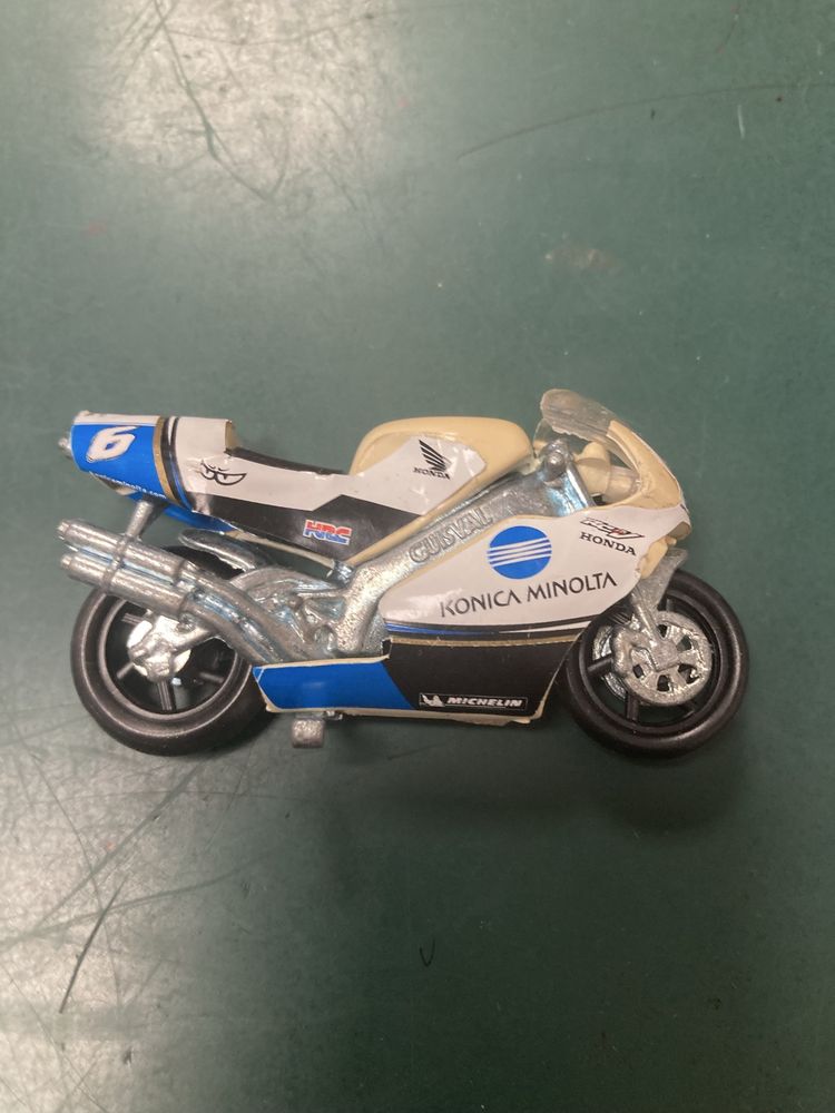 Lote 6 miniaturas Guisval