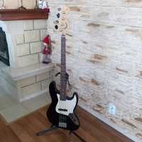 Squaier dy Fender Jazz Bass