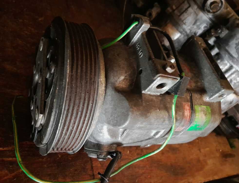 Sprężarka kompresor klimatyzacji ZEXEL DCW-17D Vw