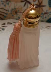 Miniaturowy, ozdobny flakonik na perfumy