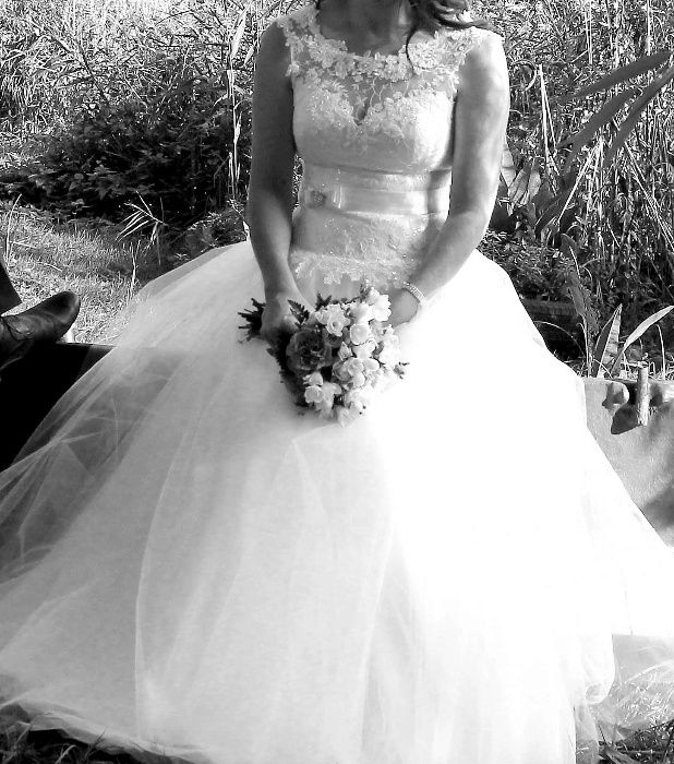 Ślubna suknia Księżniczka koronka