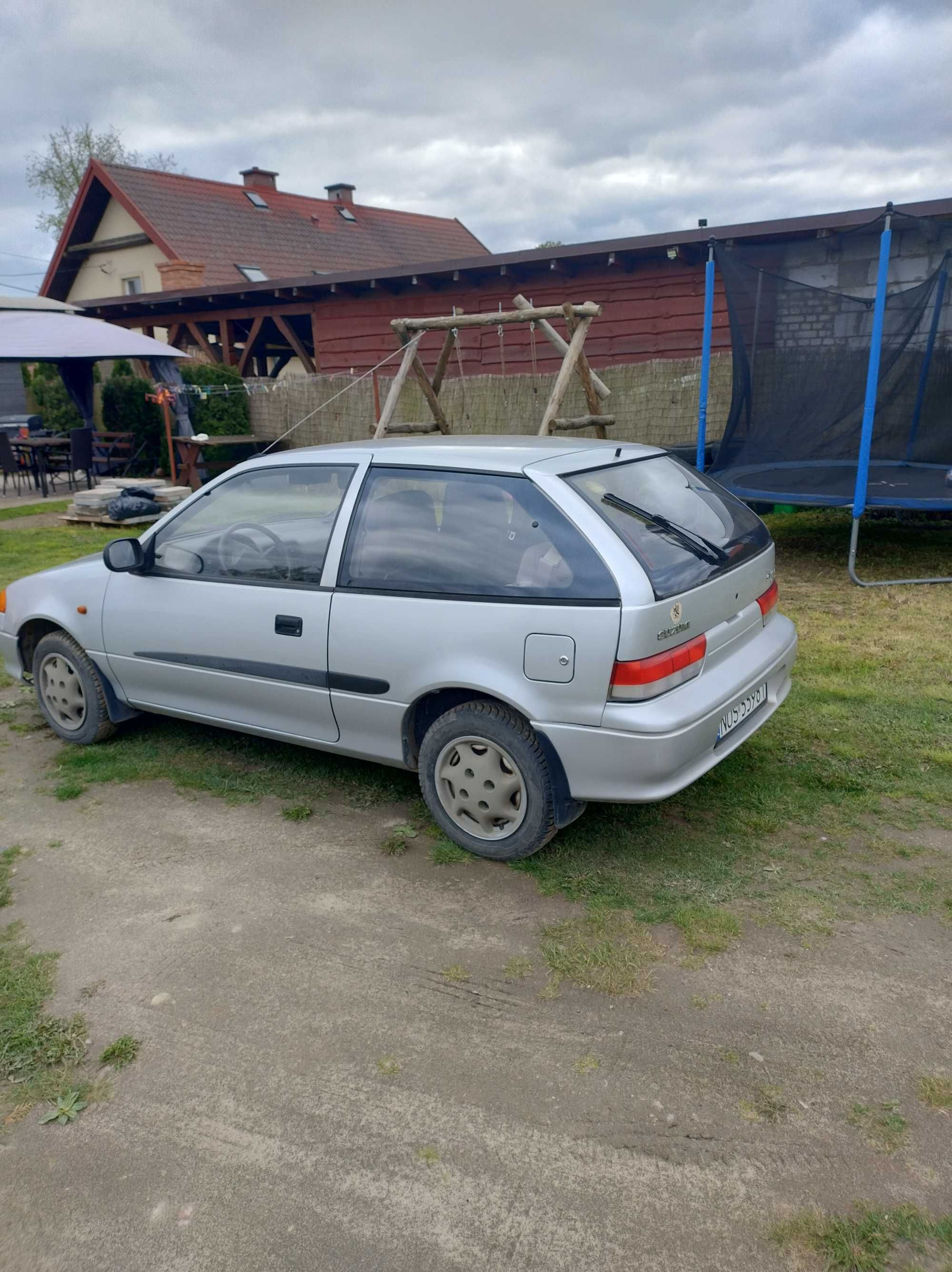 Suzuki Swift 1.0 2001 rok