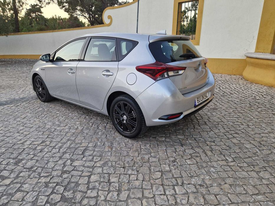 Toyota Auris Híbrido NACIONAL
