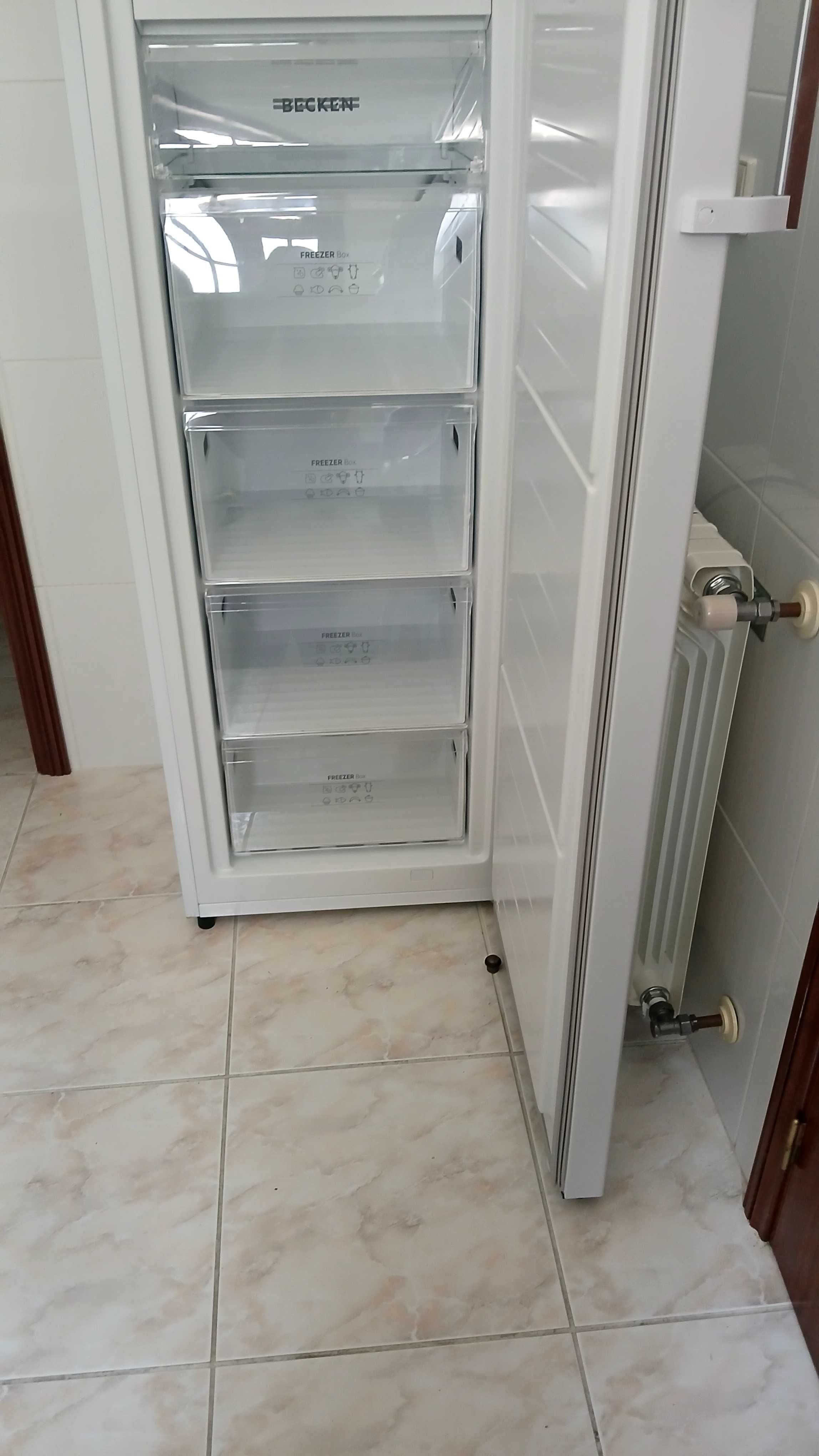 Arca congeladora com pouco uso