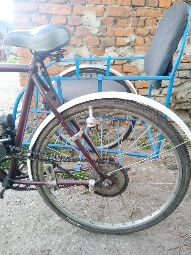 Велосипед з двигуном Аист