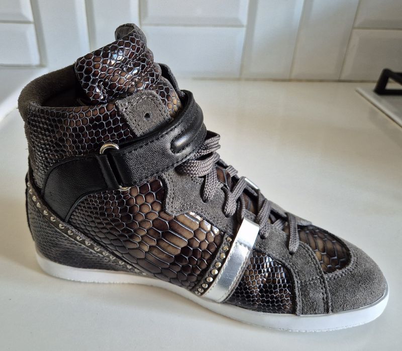 GLAMOROUS roz. 40 skóra naturalna zamsz stan idealny / nowe