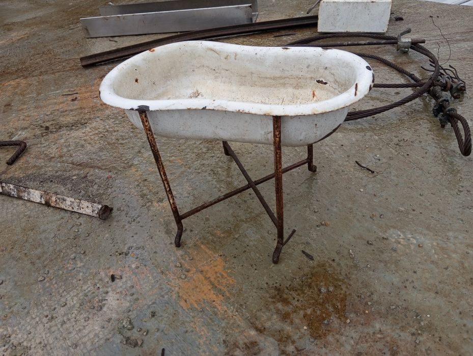 Bidé antigo em bom estado