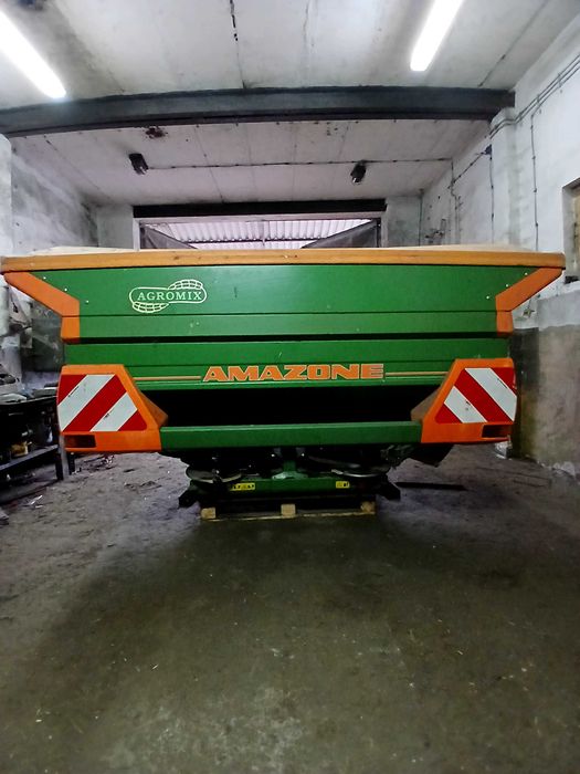 Rozsiewacz Amazone ZAM Profis