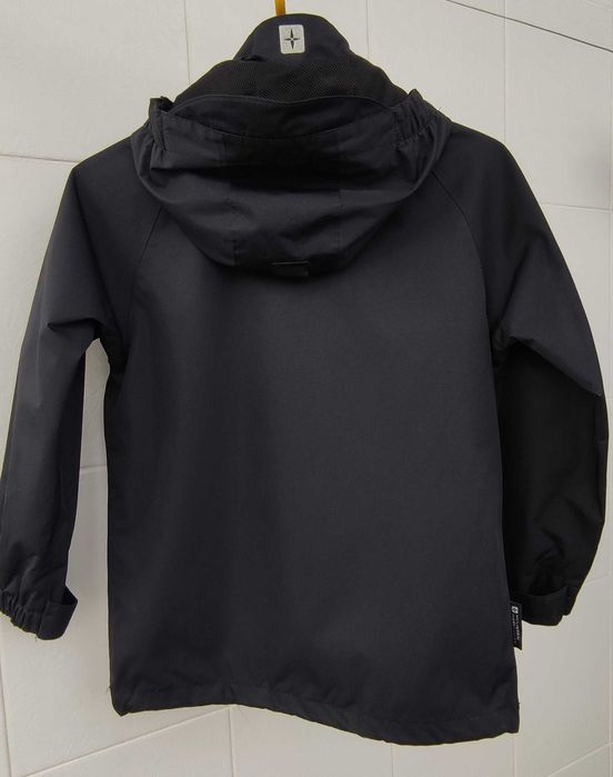 Легка водостійка куртка хлопчику 7-8 років