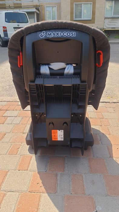 Автокрісло maxi cosi (9-18 кг)