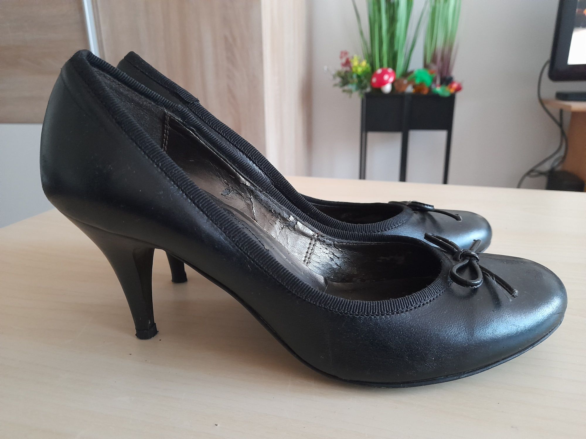 Czarne buty damskie * szpilki 38