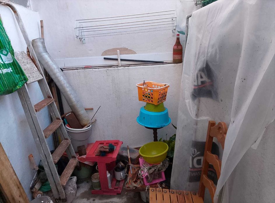 Apartamento T1 de R/C com quintal