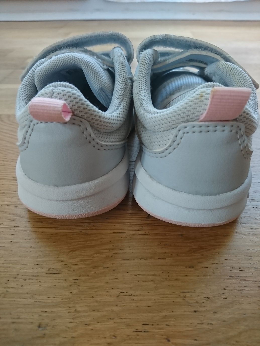 Buty Adidas 26 dla dziewczynki