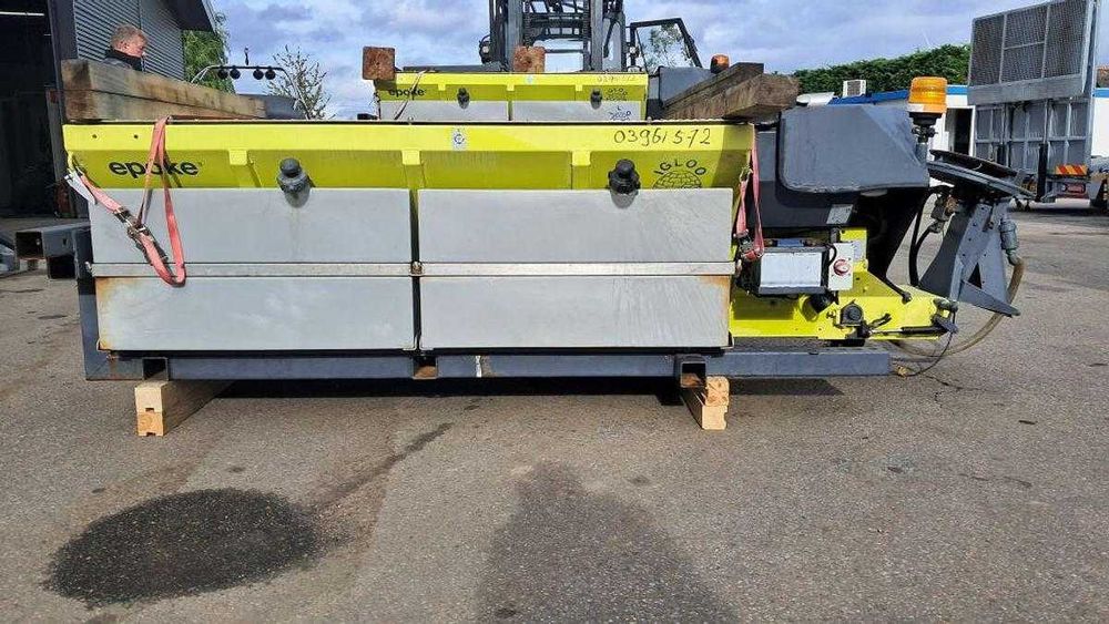 Solarka Piaskarka Posypywarka Epoke 2400 Igloo Schmidt Stratos silnik