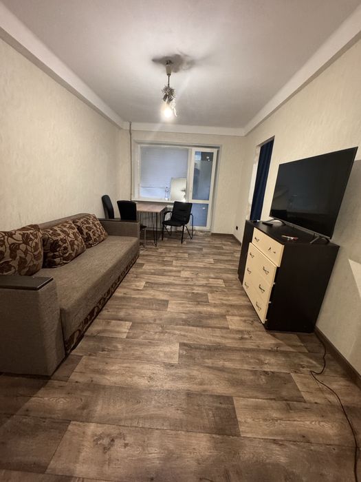 Продам 3х комнатную квартиру . Б.Хмельницкого