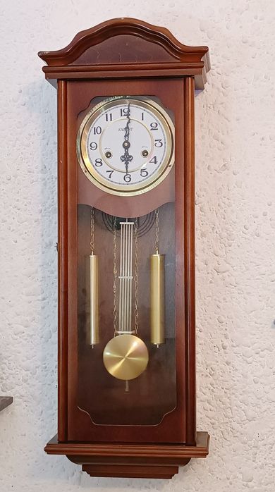Drewniany zegar 31 dniowy, bijący z kluczykiem. 90 cm .