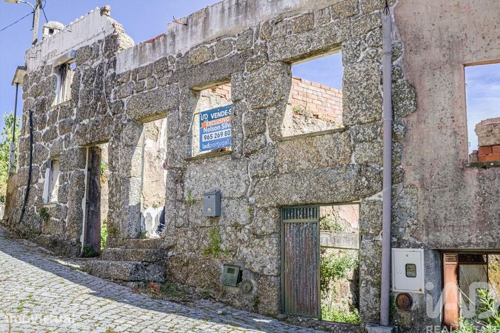 Casa T2 em Santa Comba Dão e Couto do Mosteiro de 115,00 m2