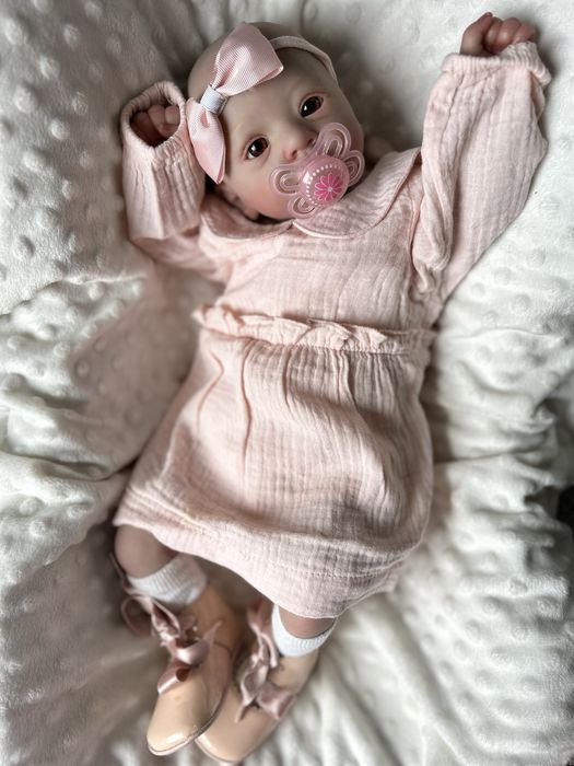 Bebé reborn olhos azuis ou castanhos por encomenda