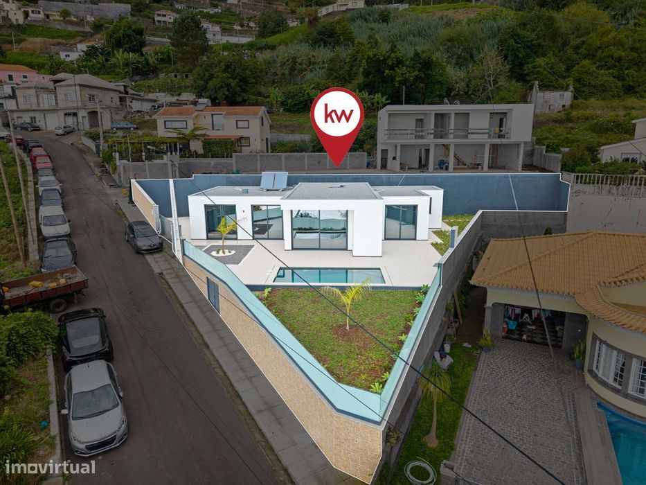 Moradia Térrea T3 de estilo moderno com Piscina e Vista Mar