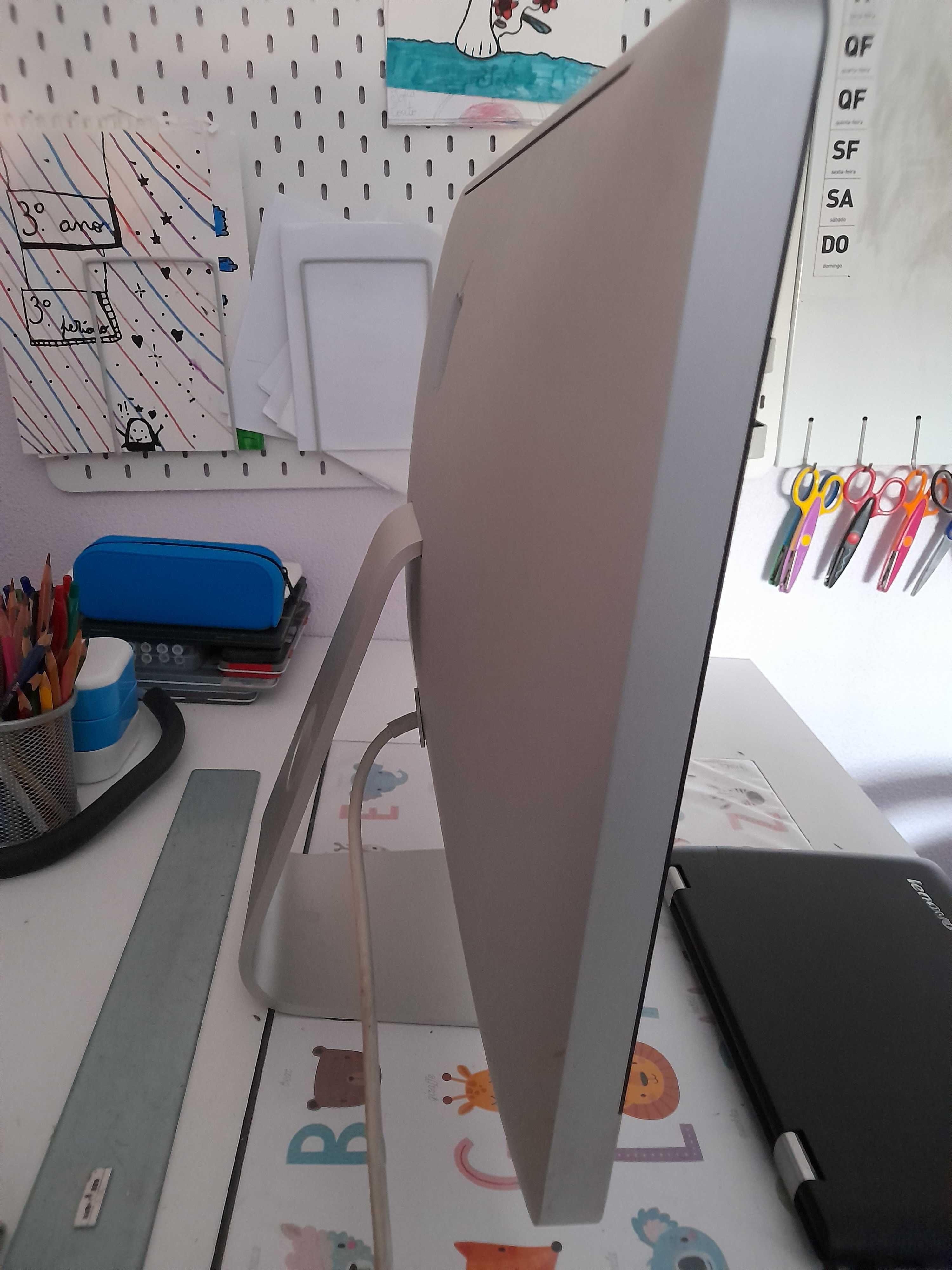 Computador iMac (Apple) com SO à medida